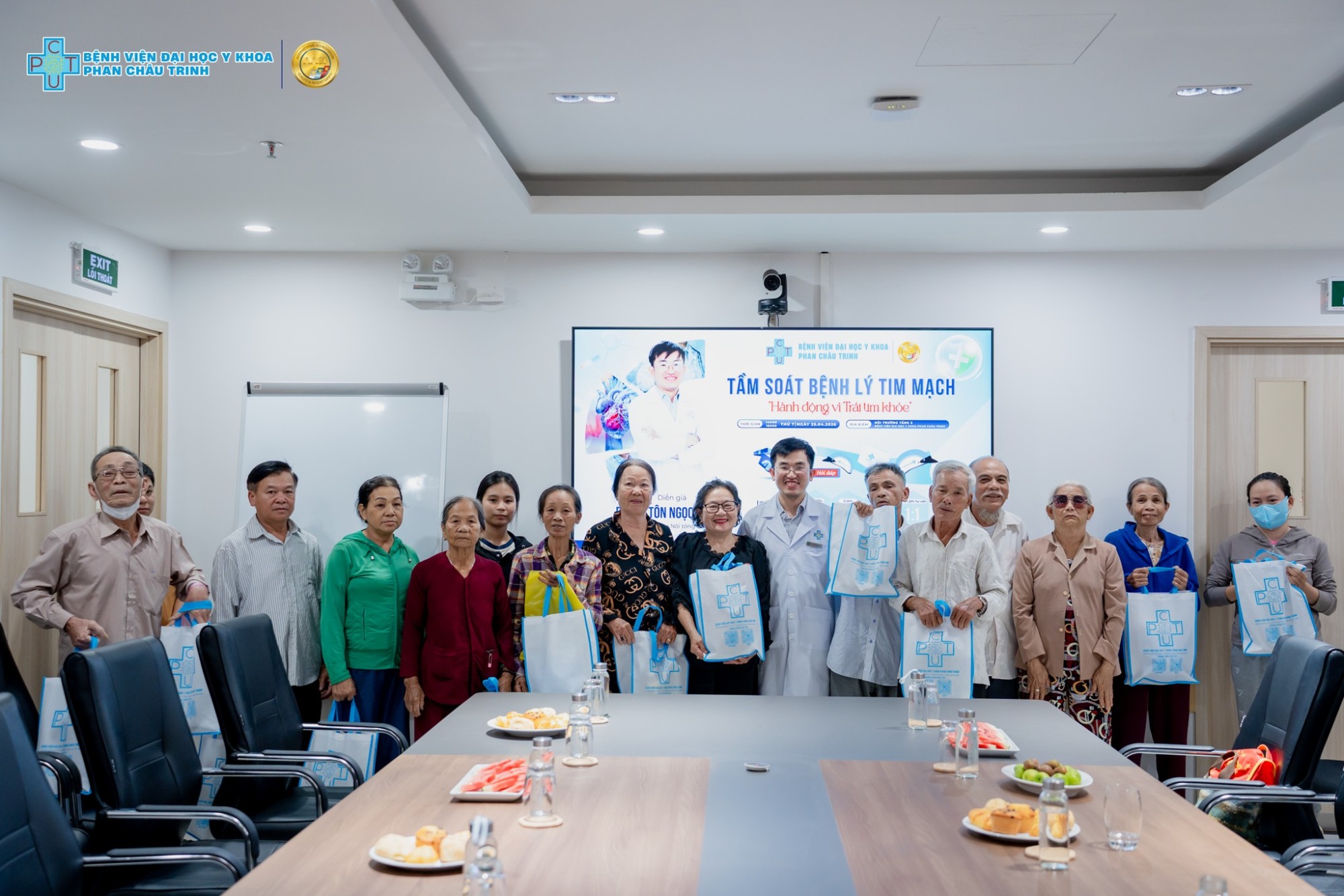 NHÌN LẠI NHỮNG KHOẢNH KHẮC Ý NGHĨA TẠI CHƯƠNG TRÌNH “TẦM SOÁT BỆNH TIM MẠCH – HÀNH ĐỘNG VÌ TRÁI TIM KHỎE”