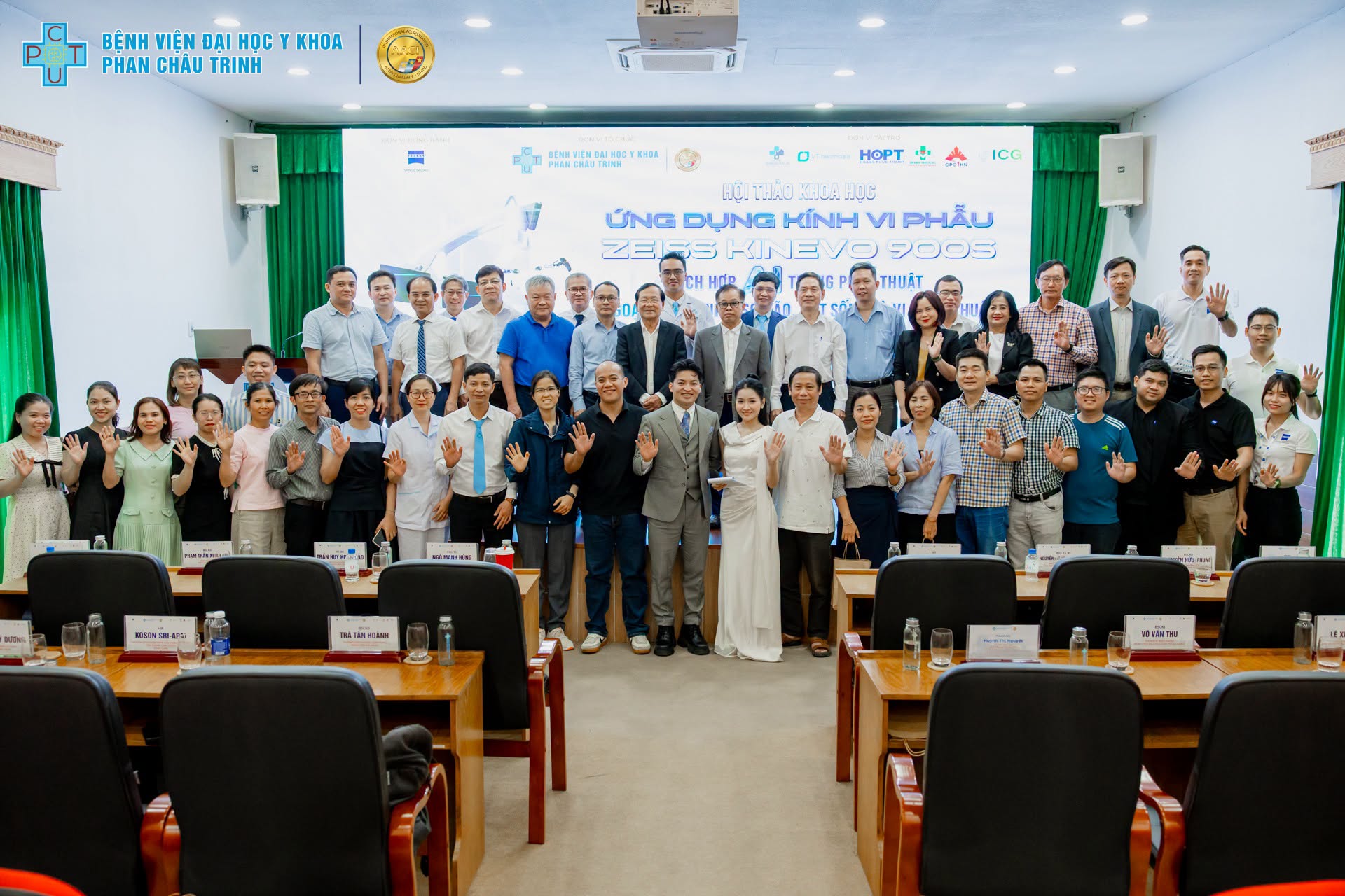 sau_hoi_thao_kinh_vi_phau_zeiss_kinevo_900s_tai_benh_vien_dhyk_phan_chau_trinh_1