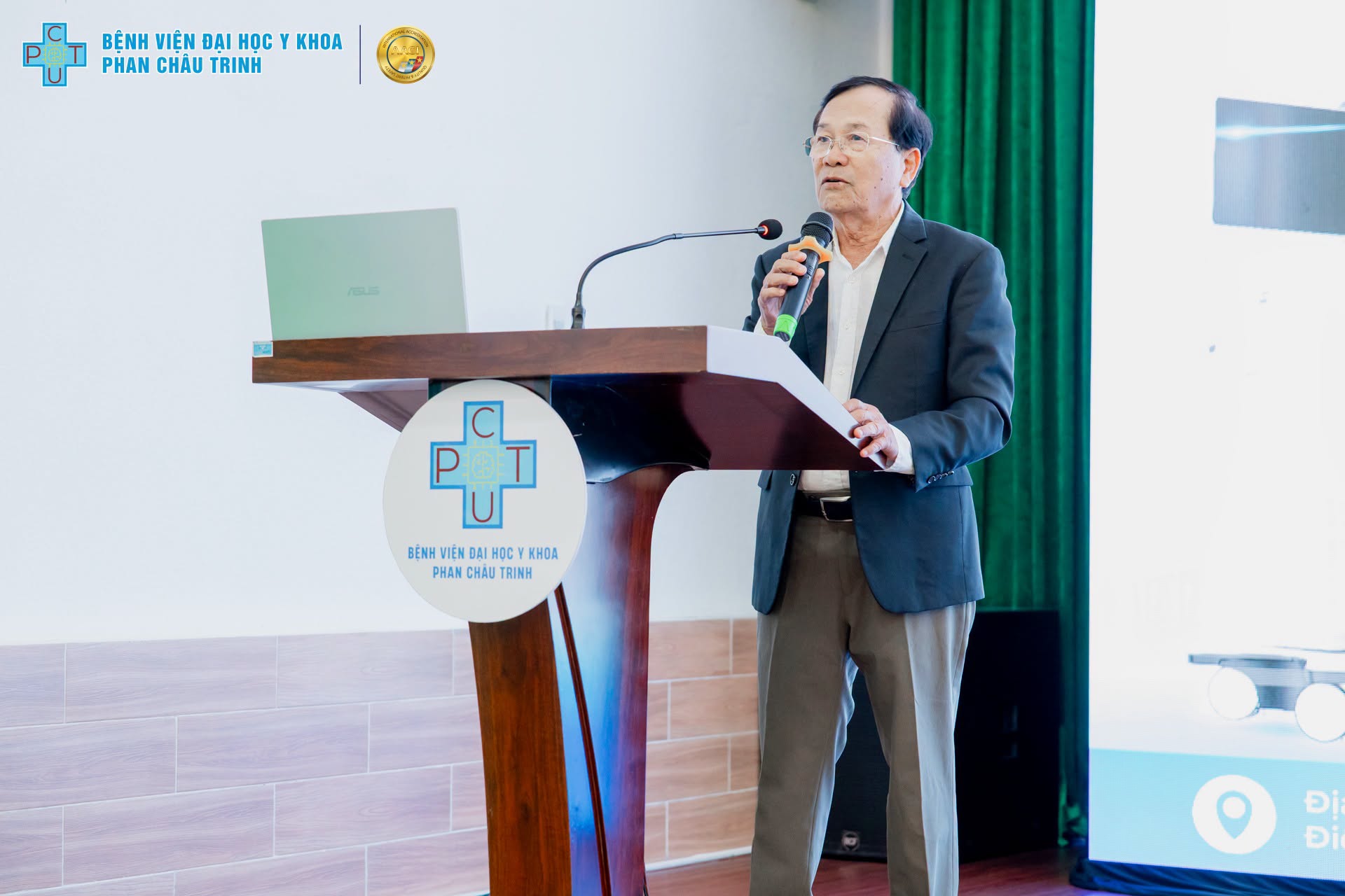 sau_hoi_thao_kinh_vi_phau_zeiss_kinevo_900s_tai_benh_vien_dhyk_phan_chau_trinh_14