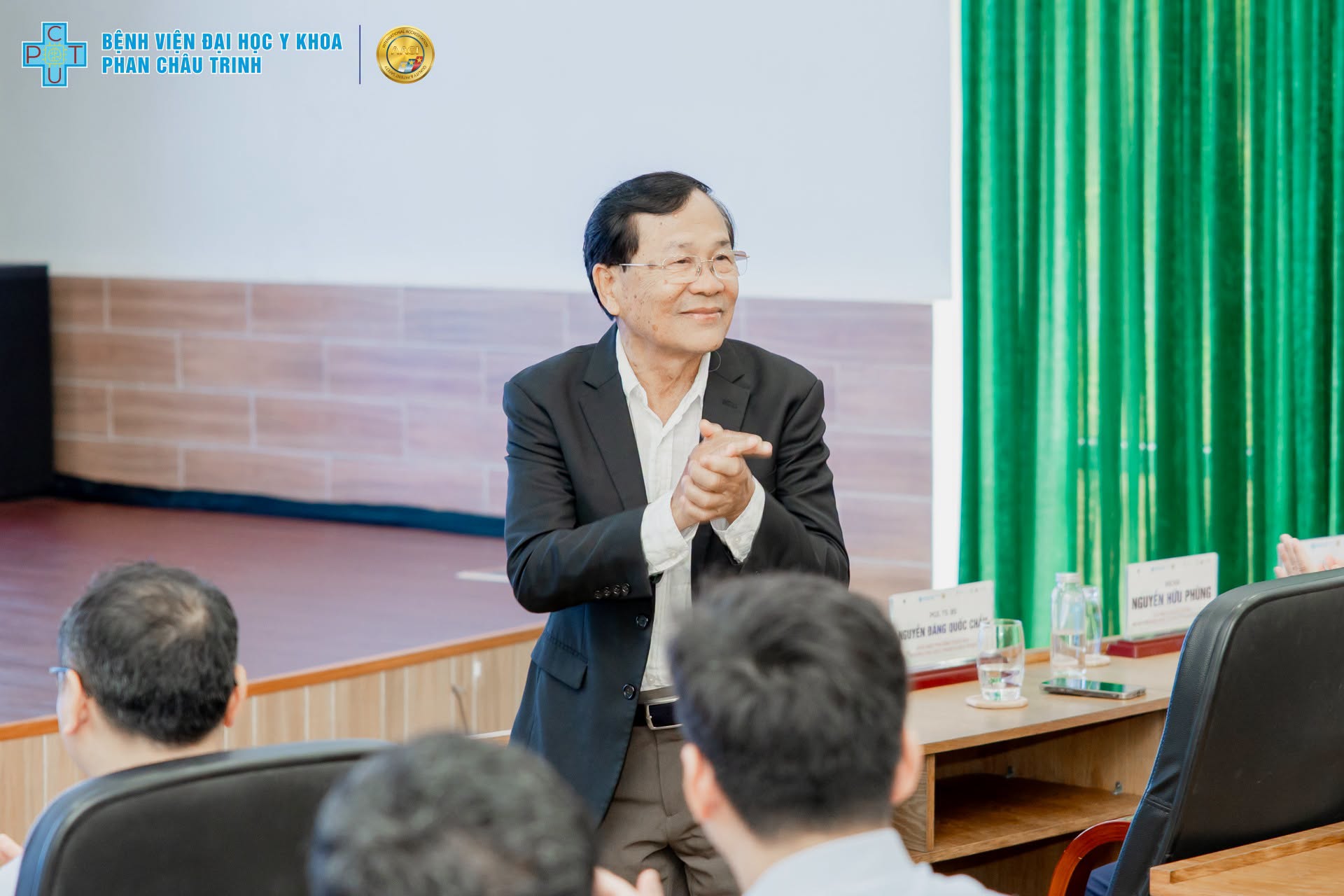 sau_hoi_thao_kinh_vi_phau_zeiss_kinevo_900s_tai_benh_vien_dhyk_phan_chau_trinh_3