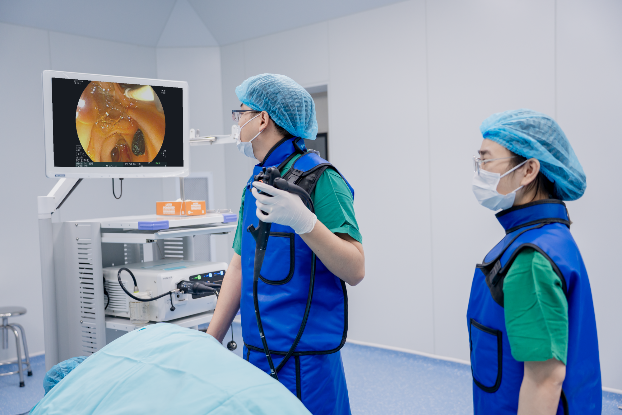 Tắc mật do sỏi ở bệnh nhân cao tuổi : hiệu quả của ERCP và phẫu thuật nội soi